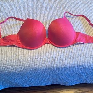 Victoria’s Secret 36DD padded bra